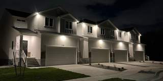 Beautiful 4-BED TOWNHOME FOR RENT Gallery 1