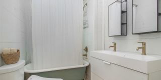 Adorable 2BR House for Rent! Gallery 8