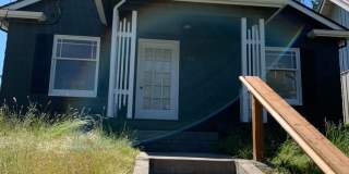 Great 2 beds Bungalow in Greenlake! Gallery 1