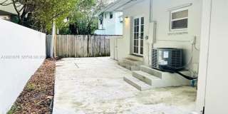 1020 SW 36th Ct Gallery 32