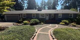 Spacious 4-Bedroom Home Plus Large Bonus Space – West Slope Vista Hills Gallery 1