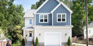 Spacious 4bd / 2.5 ba Home with fenced yard mins from Downtown Durham Gallery 1