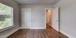 2607 East 10th Street Gallery 14