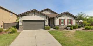 Beautiful & Spacious 3-Bedroom Home with Den Gallery 1