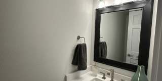 Spacious 2 Bed 2.5 Bath in the heart of Indian Creek Gallery 8