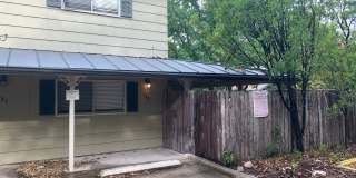 Walk to the Comal River, Schlitterbahn,  Downtown NB /1/1 Duplex with Courtyard! Includes Fridge, Washer, Dryer / NBISD Gallery 1