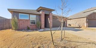 Stunning 4-Bed Home in Deer Creek Schools with Open Floorplan & Community Amenities Gallery 5