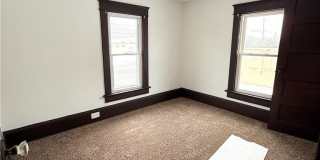 1433 Kenmore Boulevard Gallery 17