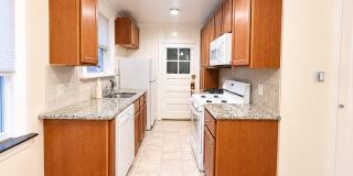 2044 W Farragut Avenue Gallery 6