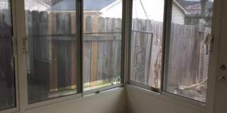 Gorgeous Updated 2BR 3BA Town house Gallery 22