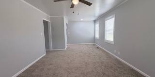 Newly Renovated 3 Bedroom 2 Bath w/ Flex Room Located in a Sought-after Neighborhood! Gallery 37