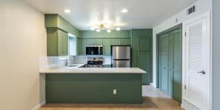 Remodeled townhouse - Available now! Gallery 13