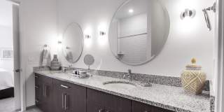 20 Midtown Gallery 15