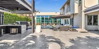 307 Holiday Dr Gallery 7