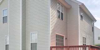 Multiple Applications Received! Beautiful Must See 3 Bedroom with Deck and Garage, minutes from Duke! Gallery 16