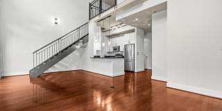 520 JOHN CARLYLE Street Gallery 15