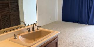 For Rent | 2 Bedroom, 2 bathroom Condo in Kona Eastwind with 1 assigned parking stall Gallery 14