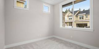 Beautiful 4 Bedroom + Office Home with Open Layout, Gourmet Kitchen & Large Entertainment Room Gallery 14