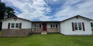 Loris - 3 Bedroom / 2 Bathroom House Gallery 1