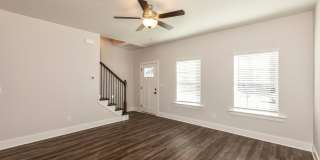 Single Family Home With Spacious Fenced Backyard! Gallery 27