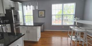 45560 LAKEMONT Square Gallery 9