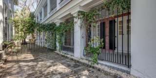 Beautiful 2 BR/1 BA Furnished Apartment Available in Downtown Charleston! Gallery 6