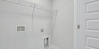 Beautiful Town Home!! Available Now! Gallery 18