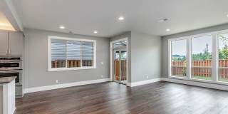 Bethany Stunner - 5 Bedrooms with Main-Level Bed & Bath, Modern Kitchen & Private Fenced Yard Gallery 12