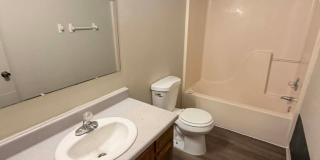 Gorgeous 3 bedroom House in JoMo with a deck!! Gallery 9