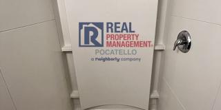 4 bedroom 2 bath - 1 Car Detached Garage - Small dog negotiable Gallery 22