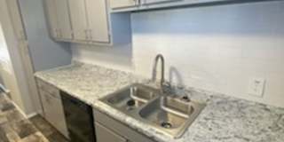 River Walk Apartments Gallery 21
