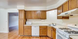 536 Elsie Avenue Gallery 9