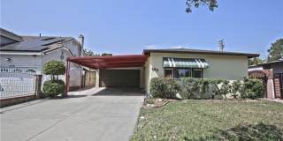 405 W Wells Gallery 1