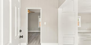 2704 E JEFFERSON Street Gallery 3