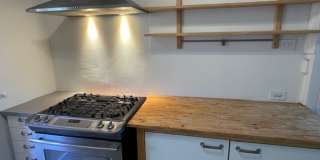 Great House in Oakland with a yard! 2 Beds, 1 Bath Gallery 7