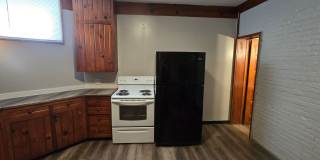 Large 1 bedroom remodeled apartment, washer/dryer hookups Gallery 1