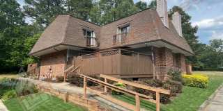 Beautiful 2 bedroom 2.5 bath Condo w/ Reserved Parking Space @ Finley Forest, Chapel Hill, Available Now! Beautiful 2 bedroom 2.5 bath Condo w/ Reserved Parking Space @ Finley Forest, Chapel Hill, Available Now! Gallery 1