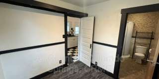 217 E Jefferson Street Gallery 8