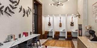 AMLI Lakeline Gallery 2