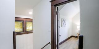 910 Sanders Street Gallery 27