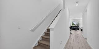 608 NE WATERS EDGE Lane Gallery 4
