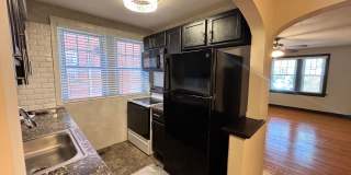 One Bedroom Apartment with Garage Parking! Gallery 5