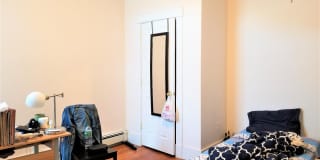 Nicely renovated 4 bed unit near BU and the Green Line. Gallery 26