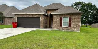 Modern Charm: Inviting 3-Bedroom, 2-Bath Home in Keystone Subdivision, Prairieville, LA Gallery 1