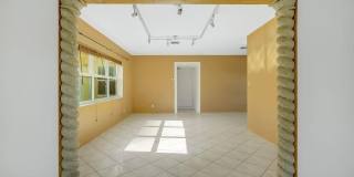2207 NE 33rd Avenue Gallery 4