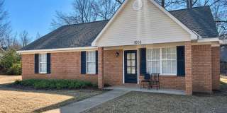 1006 Creekside Gallery 1