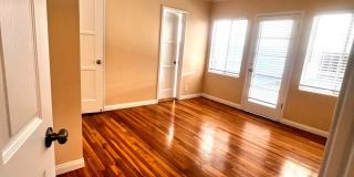 Single Family. 3-bed Home - Desireable Neighborhood! Gallery 35