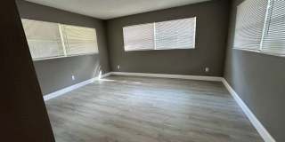 double lake front 4/2 house with swimming pool Gallery 24