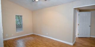 Happy and Convenient Home Near Downtown Gallery 1
