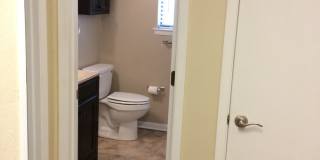 Single-Family Home: 3 bed, 2 bath Gallery 1